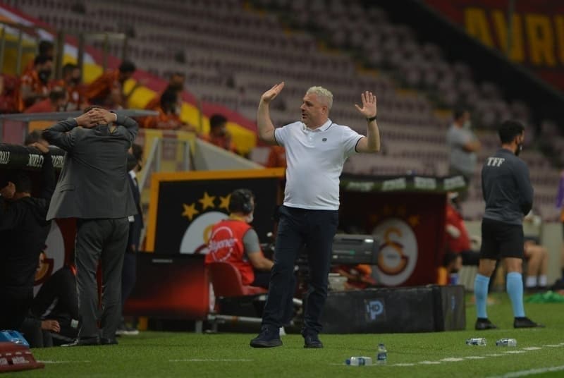 <p><span >Galatasaray bu sonuçla lider Başakşehir'in 8 puan gerisine düştü. 23. şampiyonluğu kazanmaları pek olası değil, ancak en azından yılın en çılgın maçlarından birinde rol aldıklarını iddia edebilirler.'</span><br></p>