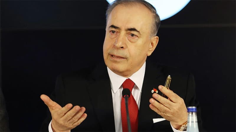 <p><b>'MEYDANI BOŞ SANMASINLAR'</b></p><p>1.5 aydır yapılan eylem ve işlemlerin virgülüne kadar haberim var, taraftar endişe etmesin. Meydanı boş zannetmesinler. Utanıyorum söylemeye ama her şeyden haberim var. İyisinden de, kötüsünden de.</p>