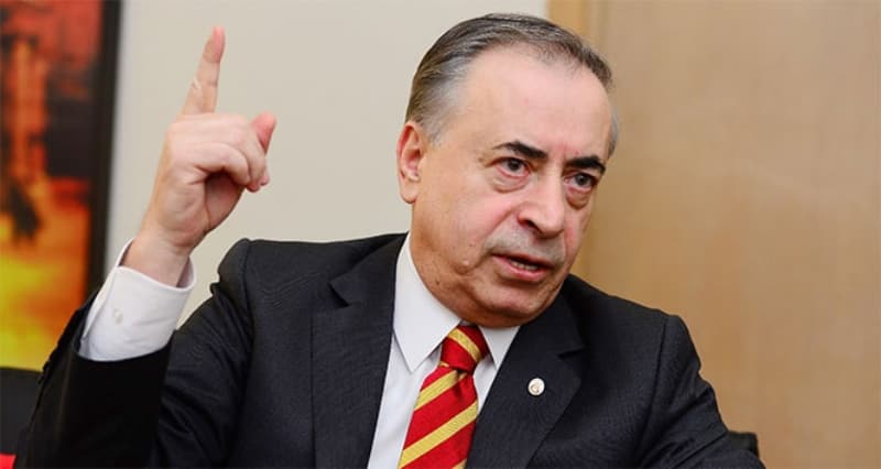 <p><b>'EN TEPEYE ÇIKACAĞIZ'</b></p><p>Önümüzü kesmeye çalışıyorlar. Şu anda dünyanın nasıl sayılı 4-5 takımından biriysek, günün birinde en tepeye ulaşacağız.</p>