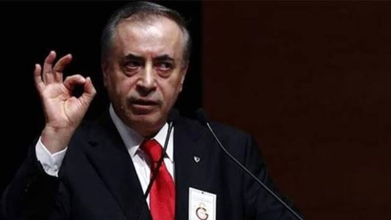 <p><b>'EN BÜYÜK CAMİA G.SARAY'</b></p><p>Galatasaray, Türkiye'nin en büyük camiası. Bugün %40'ı aşmış bir taraftar kitlemiz var ve bu kitle giderek büyüyor. Tabii ki rakipler bunun önünü kesmek durumunda, onları da anlayışla karşılıyorum.</p>