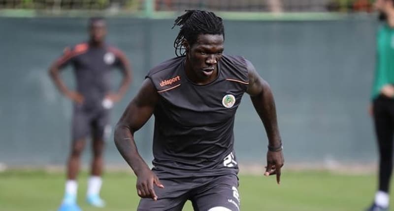 <p><b>Beşiktaş</b>, bu bölge için Alanyaspor'da forma giyen<b> N'Sakala ile anlaşmaya vardı.</b></p>