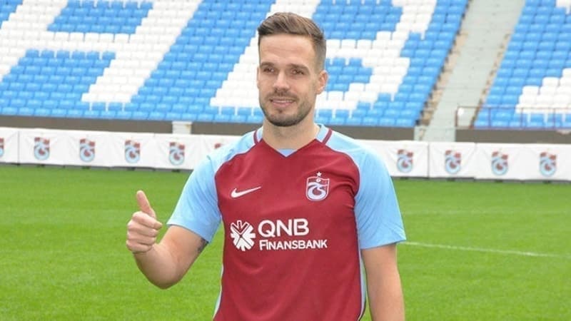 <p><b>NOVAK TRABZONSPOR'DA KALIYOR</b></p><p><br></p><p>Trabzonspor'da ise sözleşmesi sona erecek <b>Filip Novak, bordo-mavili kulüpte kalıyor. </b></p>