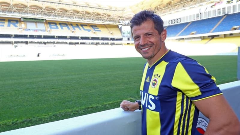 <p><b>Mert Hakan Yandaş</b> transferinde önemli rol oynayan Fenerbahçe kaptanı <b>Emre Belözoğlu</b>’nun<b> Oğulcan Çağlayan’</b>ı da telefonla aradığı öğrenildi. </p>