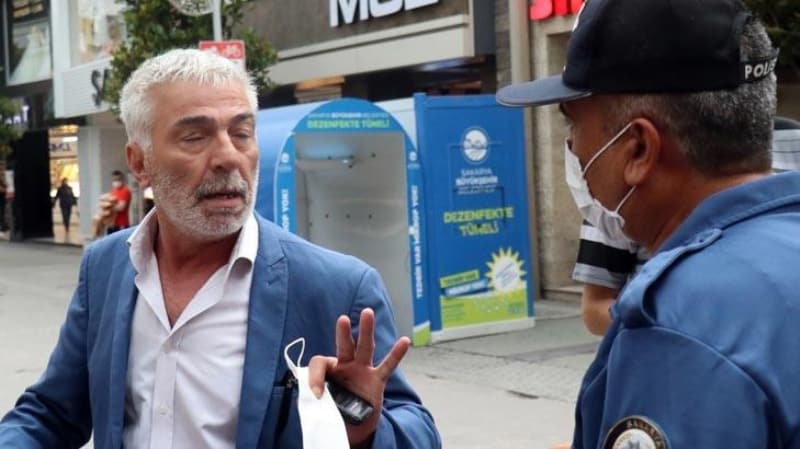 <p>Maske takmayana 3 bin 150 lira idari para cezası veriliyor. <br></p>