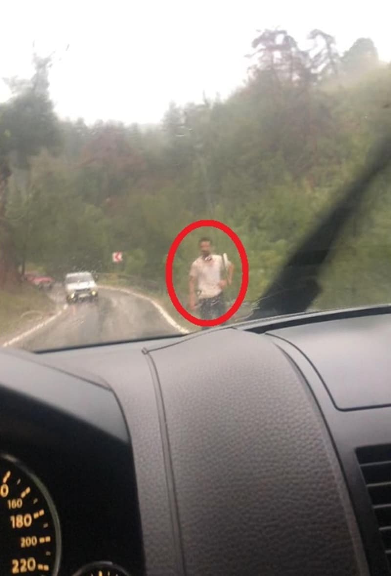 <p>Sel felaketinde annesi Nazime ile ağabeyi Ahmet, yengesi Türkan ve yeğeni Medine Bilen'i yitiren, diğer yeğeni Derya Bilen de kaybolan İlhan Bilen'in, olayın ardından yardım istediği görüntüler ortaya çıktı. </p>