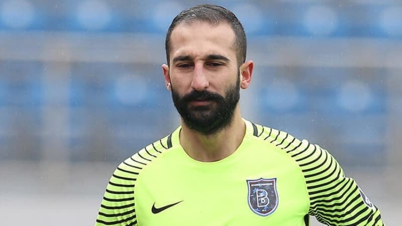 <p>Kulübüyle 1 yıllık daha mukavelesi bulunan 31 yaşındaki file bekçisi için bonservis talep edilmezse, bu transferin gerçekleşmesine yüksek ihtimal gözüyle bakılıyor. Volkan Babacan ile Beşiktaş'da ilgileniyor.</p>