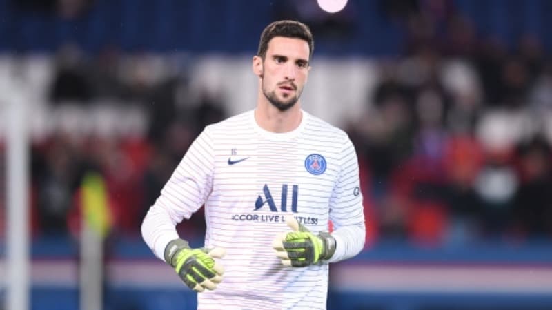 <p>Todofichajes'in haberine göre ise Galatasaray, Sergio Rico için devreye girdi. Sezonu PSG'de kiralık olarak geçiren 26 yaşındaki kaleciye ilgili çekici bir sözleşme önermeyi düşünen Galatasaray'ın, önümüzdeki günlerde Rico ile pazarlıklara başlayacağı kaydedildi.</p>
