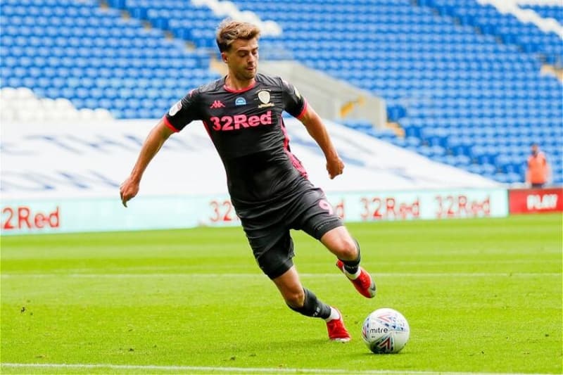 <p>Binlerce taraftar kulübe fotoğrafını gönderdi ve karton figürler tribünlere yerleştirildi. Ancak dikkatli bir Leeds United taraftarı, kulübün gözünden kaçan o skandal fotoğrafı yakaladı.</p>