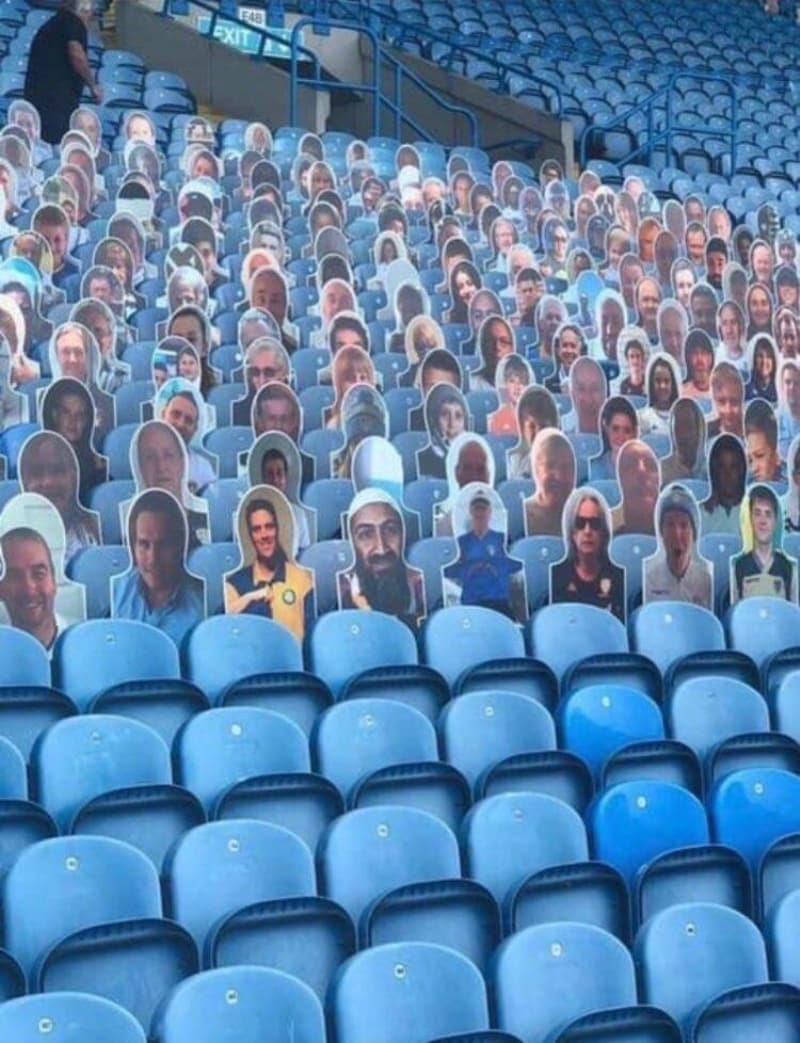 <p><b>TRİBÜNDE USAME BIN LADIN FOTOĞRAFI </b></p><p>Henüz kimliği açıklanmayan bir taraftar, 25 sterlinlik ücreti ödeyerek kulübe El Kaide terör örgütünün öldürülen sözde lideri Usame Bin Ladin’in fotoğrafını gönderdi.</p>