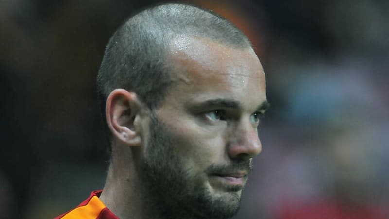 <p><b>SNEIJDER, GALATASARAY'A DÖNÜYOR MU? </b></p>