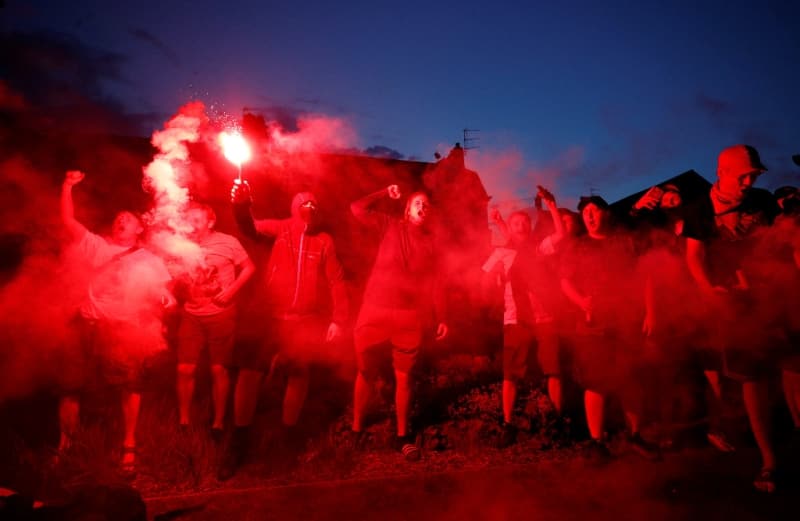 <p>Manchester City’nin 23 puan önünde ilk sırada yer alan ekip, şampiyonluğunu matematiksel olarak garantilemiş oldu.</p>