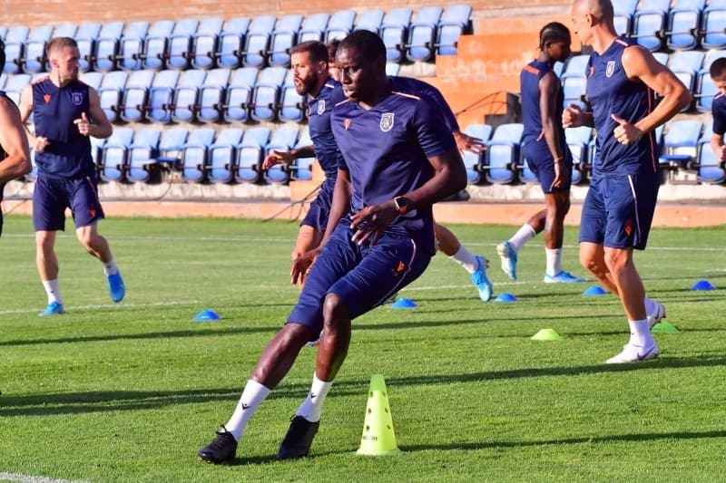 <p><b>Başakşehir muhtemel 11'i </b></p><p>Mert Günok - Caiçara - Epureanu - Ponck - Clichy - Mahmut - İrfan - Visca - Aleksic - Crivelli - Demba Ba</p>