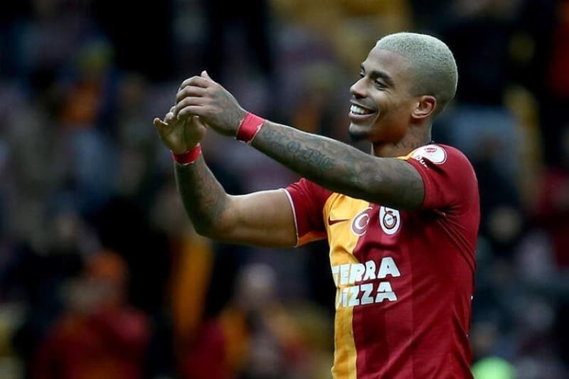 <p><b>'MARSİLYA BENİ OLGUNLAŞTIRDI' </b></p><p>Marsilya'da gerçekten çok güzel insanlarla tanıştım. Bielsa gibi muhteşem bir teknik direktörle çalıştım.</p>