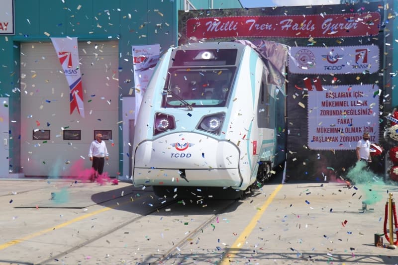 <p>Bakan Varank, hiçbir başarının kendiliğinden gelmediğini vurgulayarak, ülkece gurur kaynağı olan savunma sanayinin geldiği noktanın asla tesadüf olmadığını vurguladı. </p>