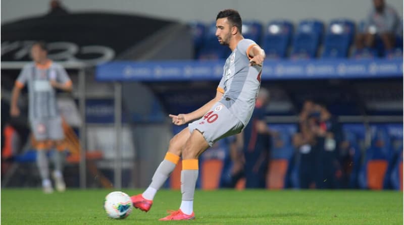 <p>Galatasaray'da Baakehir manda kaybedilen 2 puan znt yaratsa da 17 yandaki Emin Bayram'n performans yzleri gldrd.</p>