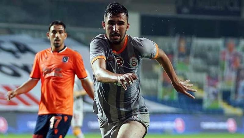 <p>Geen sezon Ozan Kabak' ksa bir sre iinde futbol piyasasna sren ve gen savunmacnn gsterdii performansla 11 milyon euroluk gelir elde eden Galatasaray, 17 yandaki Emin Bayram' da kazanabilir.</p>