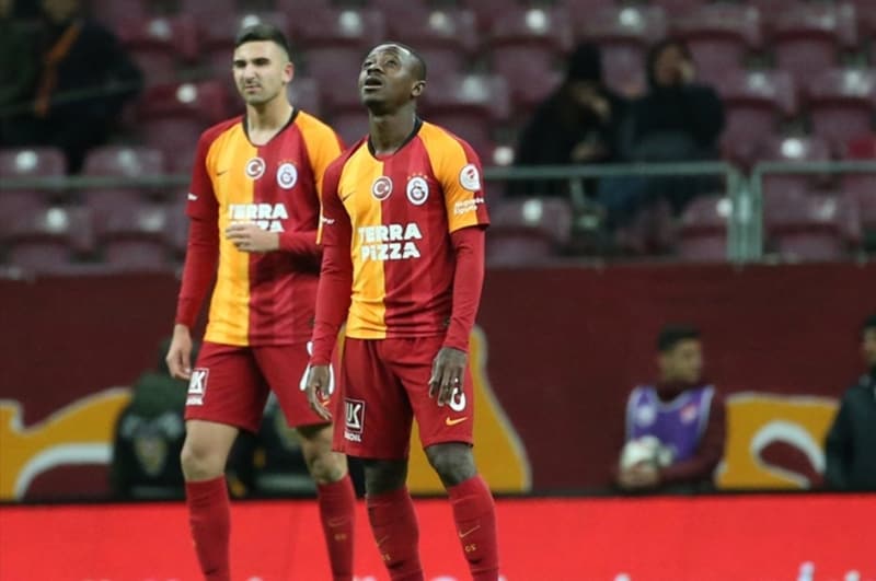 <p>Dikkat ekelim son 5 haftada 17 yandaki futbolcu bu performansn srdrrse Galatasaray ynetimi sezon sonunda kontratnda iyiletirme yapp Emin Bayram'n szlemesini uzatacak.'</p>
