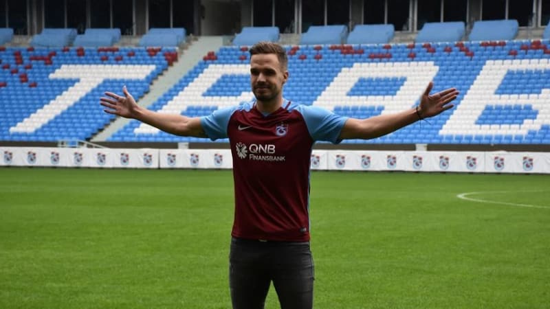 <p>Daha önce bu konuda Başkan Ahmet Ağaoğlu da açıklama yaparken, <b>“Sosa ve Novak bizzat kendileri bu taleple bana geldi”</b> demişti.</p>