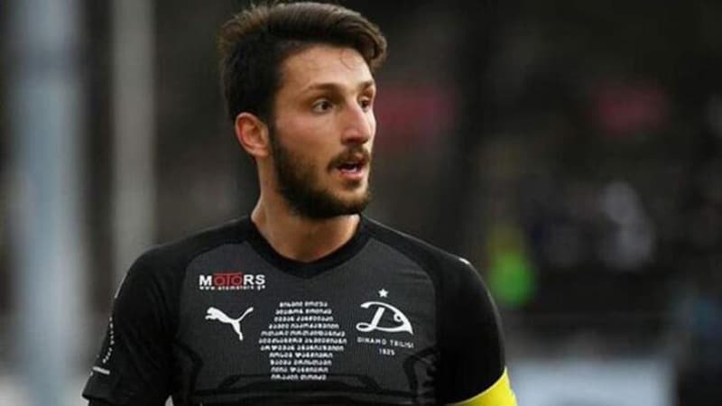 <p>Bilindii gibi Beikta ynetimi Grcistan ekibi Dinamo Tiflis'in 21 yandaki orta saha oyuncusu Nika Ninua ve kulb ile her konuda anlama salad.</p>