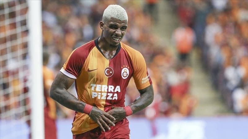 <p><b>MERAK EDİLENLER; DONK - LEMINA - HENRY</b></p><p><br></p><p>Galatasaray'da durumu en çok merak edilenler arasında ise Mario Lemina, Henry Onyekuru ve Ryan Donk yer alıyor. Sarı kırmızılılar şartları uygun olması durumunda Mario Lemina'nın yerinden kiralanmasına sıcak bakıyor.</p>