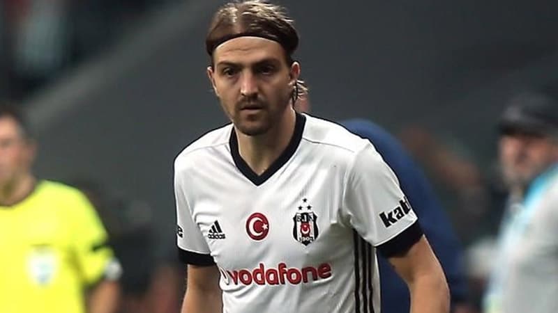<p>Bugün itibariyle büyük bir sürpriz olmazsa Caner'in Fenerbahçe'ye transferi gerçekleşmeyecek.</p>