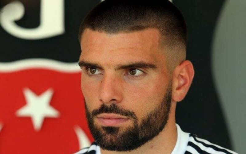 <p>'Beşiktaş'tan 6 ay boyunca para alamadım ve şu anda bile hala ödenmemiş param var. Bu problemleri yaşarken futbol oynama motivasyonum zaten yoktu.'</p>
