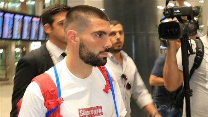 <p>Önceleri iki ay geriden geliyordu. Bana ödeme yapacaklarına dair söz verdiler. Kredi kartı borçlarım ve ev kirası borçlarım vardı, kulüpten herhangi bir ödeme alamadım'</p>