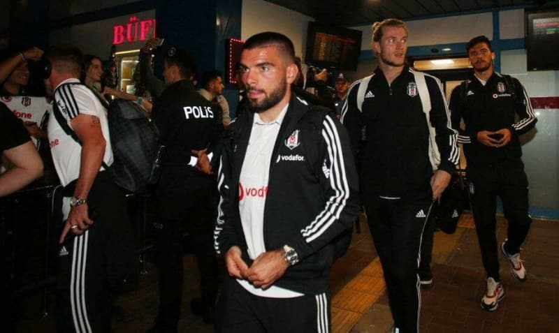 <p>'Benimle yapılan görüşmeden sonra bir daha Beşiktaş forması giyemedim. Birkaç kez takıma çağrıldım ancak buradaki niyet, beni takımda oynatmak için değildi'</p>
