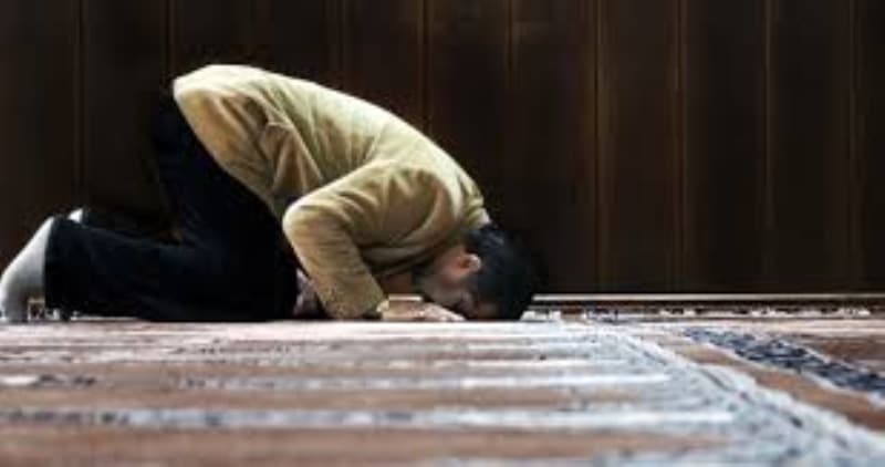 <p>6. De ki: Ey yahudiler! Bütün insanlar değil de, yalnız, kendinizin Allah'ın dostları olduğunuzu iddia ediyorsanız, bunda da samimi iseniz, haydi ölümü temenni edin (bakalım)!</p>