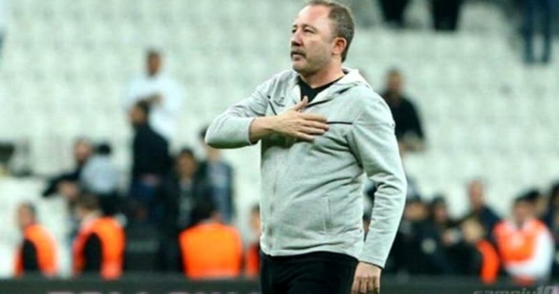 <p>Beşiktaş Başkanı Ahmet Nur Çebi, Teknik Direktör Sergen Yalçın’ın uzun süre takımda kalmasını istediğini ifade ederek, “Yeni sözleşme en çok Sergen Yalçın’a yakışır. Ben istikrardan yanayım, kendisine de güveniyorum. Kimse Sergen hocayla aramızda sorun var gibi göstermeye çalışmasın” dedi.</p>