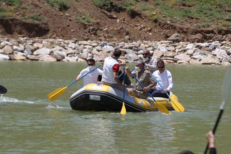 <p>Çalışmaları başladı. Gelecek 2 yıl içinde Hakkari Kayak Merkezi tüm Türkiye'nin cazibe merkezi olacak.'</p>
