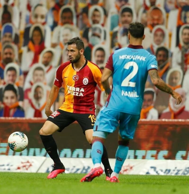 <p><b>'YOKLUU EN OK ETKLEYEN ONYEKURU'</b></p><p><br></p>