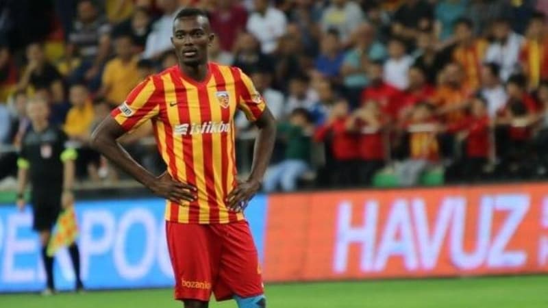 <p>'Hasan Hseyin'in golnde pas kim verdi, Enver Cenk. E nerede Beikta savunmas. Beikta'n rakiplerinde orta sahalar zaten iyi oynuyor.'</p>