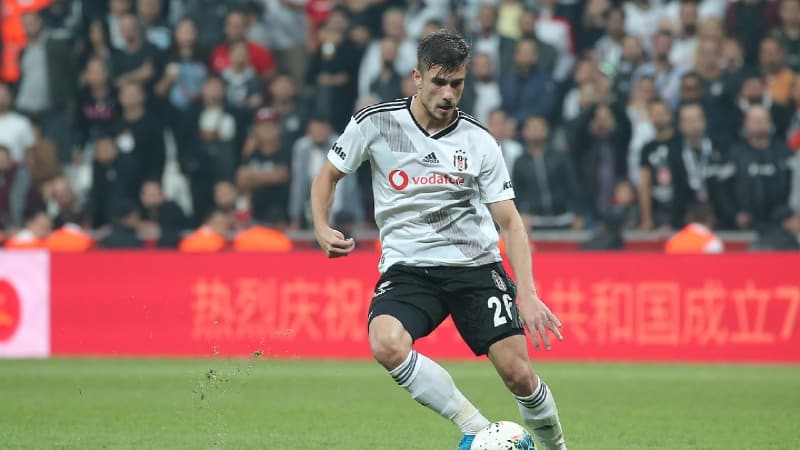 <p><b>KARTAL DA SICAK BAKIYOR</b><br></p><p><br></p><p>Buna göre Dorukhan’ın yurt dışına transfer olması durumunda bir sonraki satışından da Beşiktaş’a yüzde 20 pay verilecek. </p>
