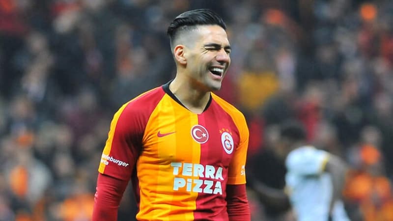 <p>Sakatlıkları nedeniyle bu sezon 16 maçı kaçıran Falcao gönderilerek iki yıllık maaş yükünden kurtulmak istenecek. Son iki şampiyonluğun mimarları da topun ağzında...</p>