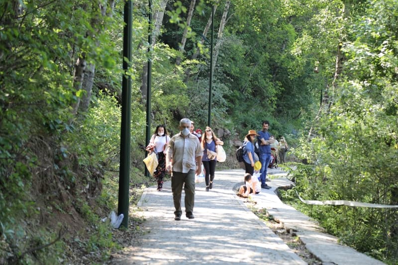 <p>Karagöl'ün beklediğinin üstünde, muhteşem doğaya sahip olduğunu vurgulayan Erol Şahin ise herkese bölgeye gelip görmeleri tavsiyesinde bulundu.</p>