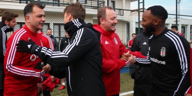 <p>stelik Avc dneminde 12 man 7'sine on birde balayan Fransz sol ak, Sergen Yaln'n teknik direktrlnde 11 man 9'una on birde balayarak, Avc zamanndan daha yksek oynama oranna ulat.</p>