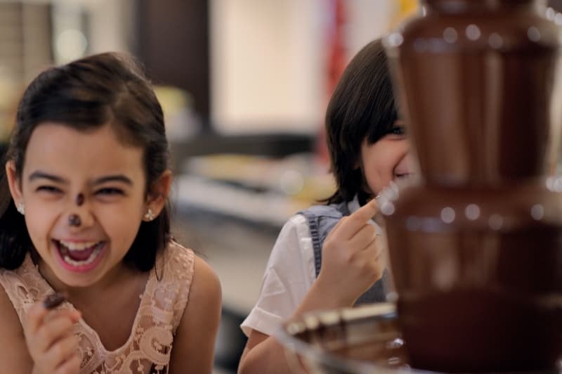 <p class='MsoNormal'><b>ÇİKOLATA NEDEN MUTLULUK VERİR?</b></p>