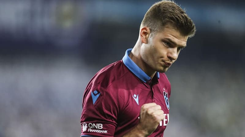 <p>Norveçli oyuncu, daha önce de 2018-2019 sezonunu 15 golle tamamlayan Hugo Rodallega, 2013-2014 sezonunda 13 gol atan Paulo Henrique, 12 gol kaydeden Brezilyalı Jaja ve Hırvat Davor Vugrinec gibi oyuncuları geçmişti.</p>