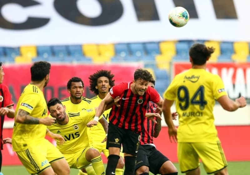 Altay Bayındır'dan inanılmaz hareket! Herkes alkışladı ...