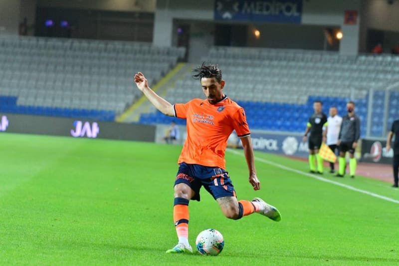 <p>Crivelli’nin attığı golden kısa bir süre sonra protokol tribününde iki takımın yöneticileri arasında tansiyon yükseldi.</p>