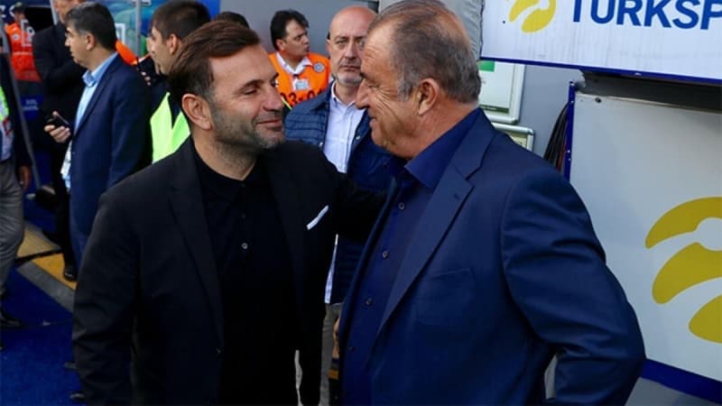 <p>Terim, Trabzonspor yenilgisi sonrası, 'Galatasaray'ın bu sezon başarısız olduğunu düşünüyor musunuz? Size göre başarısızlık varsa bunun en önemli iki sebebi sizce nelerdir?' sorusuna 'Sebep A benim. Sebep B Fatih Terim' karşılığını vermişti.</p>