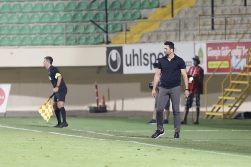 <p><b>BELHANDA, 'DALYA' DEDİ</b><br></p><p>Sarı-kırmızılı ekibin Faslı orta saha oyuncusu Younes Belhanda, 100. resmi maçına çıktı.Galatasaray'a 2017-2018 sezonunda transfer olan Belhanda, Süper Lig'de 74. kez forma giydi. Tecrübeli futbolcu, 11 Avrupa kupası, 13 Ziraat Türkiye Kupası ve 2 TFF Süper Kupa müsabakasında sarı-kırmızılı formayı terletti. Belhanda, 2 Süper Lig şampiyonluğu, bir Türkiye Kupası ve bir TFF Süper Kupa sevinci yaşadı.</p>