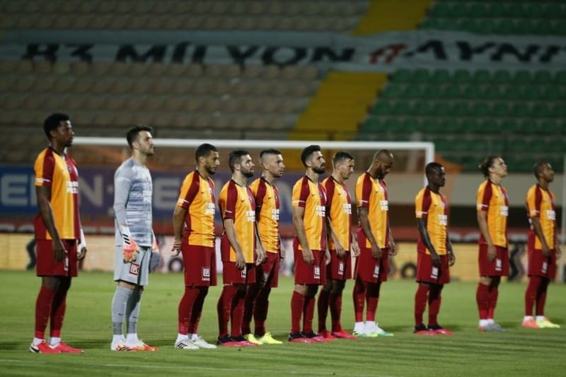 <p><b>'RADİKAL DEĞİŞİKLİK 2021-2022 SEZONUNDA'</b></p><p>'Yabancı kuralı ile ilgili radikal değişiklik 21-22 sezonunda görünüyor. Kademeli olarak çalışılmış bir şeyin üzerinden yorum yapmamız doğru değil.'</p>