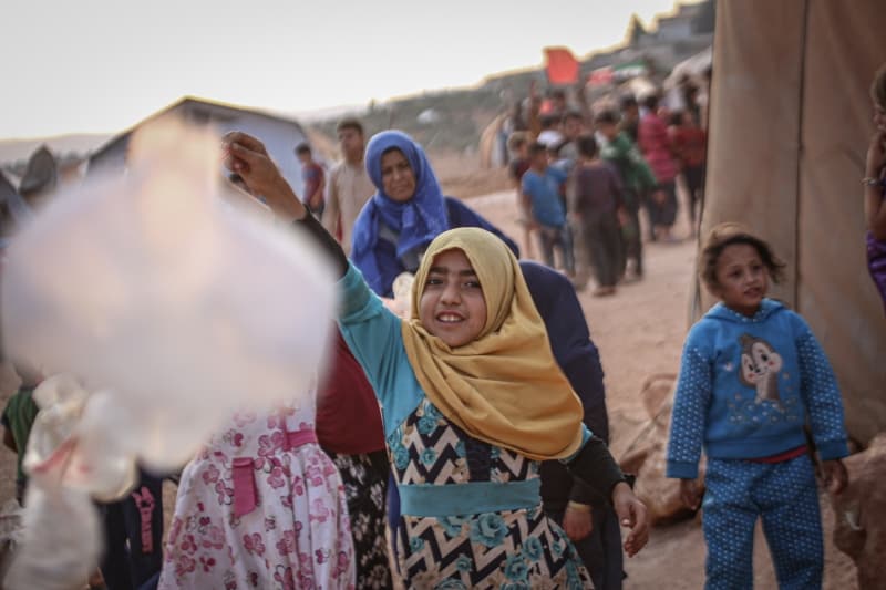 <p>Rahmun, 'Suriye'deki ocuklara yardm edilmesi' arsnda da bulundu.</p>