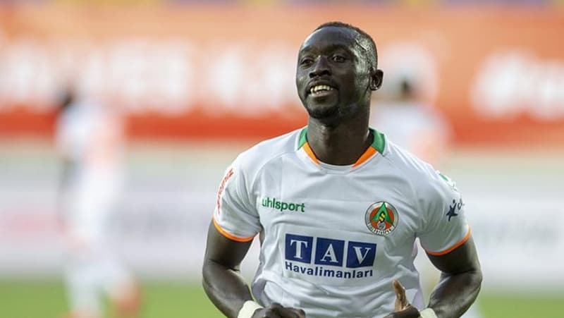 <p>Alanyaspor'un Senegalli santrforu <b>Papiss Demba Cisse</b>,<b> yeni sezonda Beşiktaş forması giymeye çok yakın.</b></p>