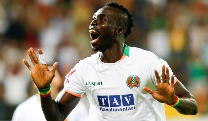 <p><b>'BEŞİKTAŞ TRİBÜNLERİNİ COŞTURACAKTIR'</b><br></p><p><br></p><p>Atmaca 35 yaşındaki forvetin geleceğinin birkaç gün içinde netleşmesini beklediklerini ifade ederek sözlerini şöyle tamamladı: </p>