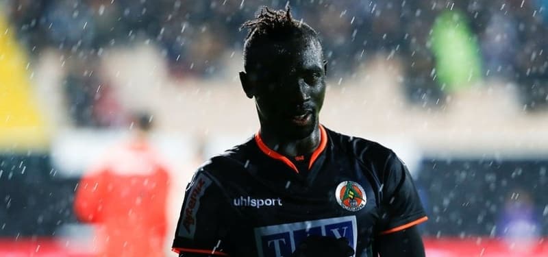 <p>'Görüşmelerimiz devam ediyor. <b>Ya Beşiktaş ya başka bir yer olacak. </b>Birkaç güne açıklanacaktır.'</p>