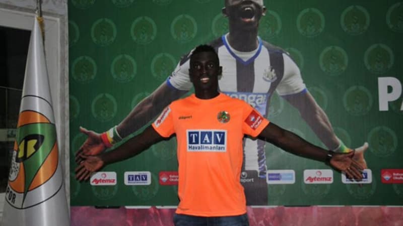 <p>'Kupa finalinde de oynayacak ve <b>'İnşallah kupayı kaldıracağız'</b> diyor. Cisse, büyük bir takımda daha verimli olacaktır.'</p>