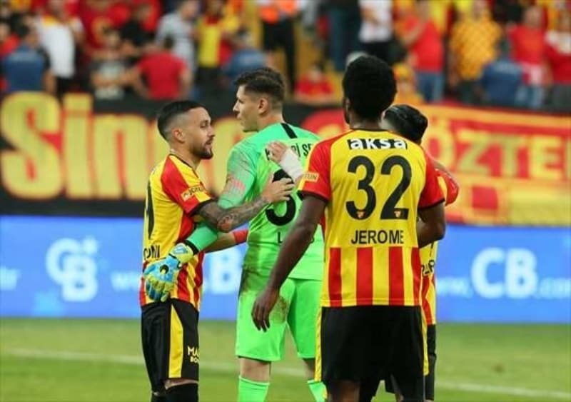 <p><b>'GALATASARAY, GÖZTEPE İSTİYOR'</b><br></p>